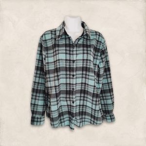 Lee riders blue plaid button up shirt